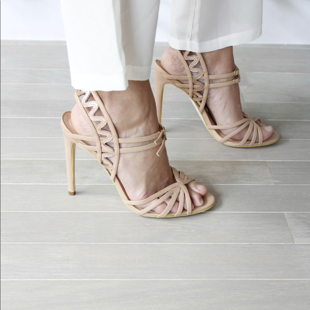 Breeze sandals in nude